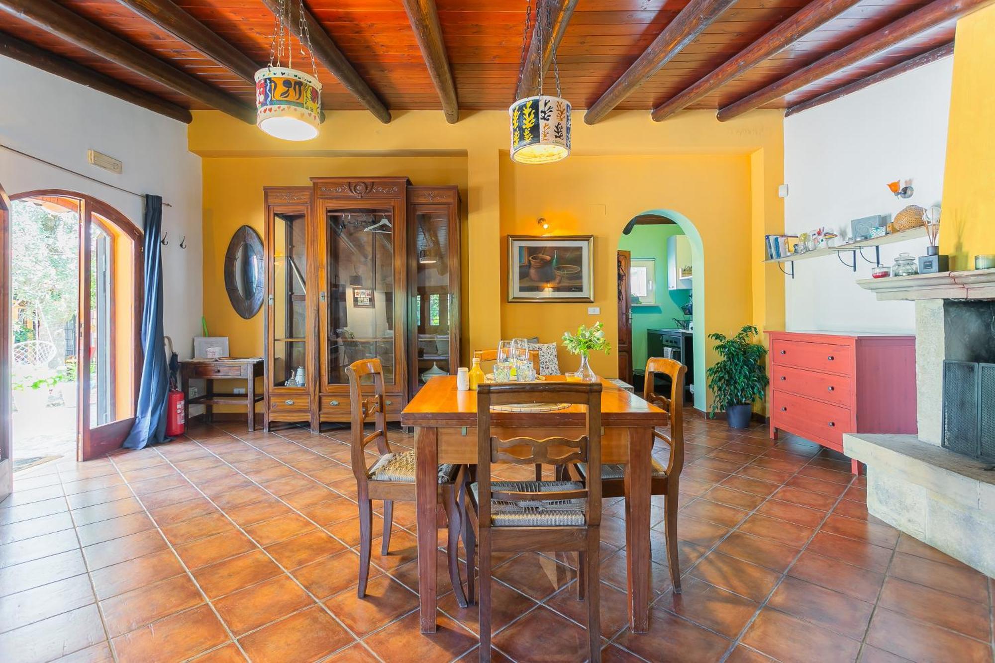 Aspromonte Yellow House Bitonto Buitenkant foto